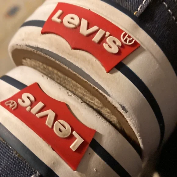 Levi canvas low cut tennis. - Picture 3 of 6